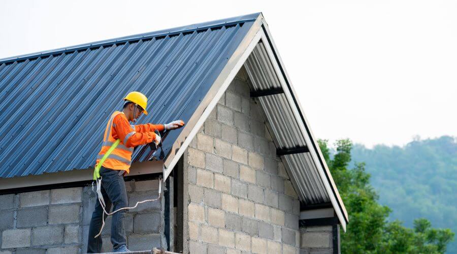 Expert Emergency Roof Repairs services in New Sharon, ME